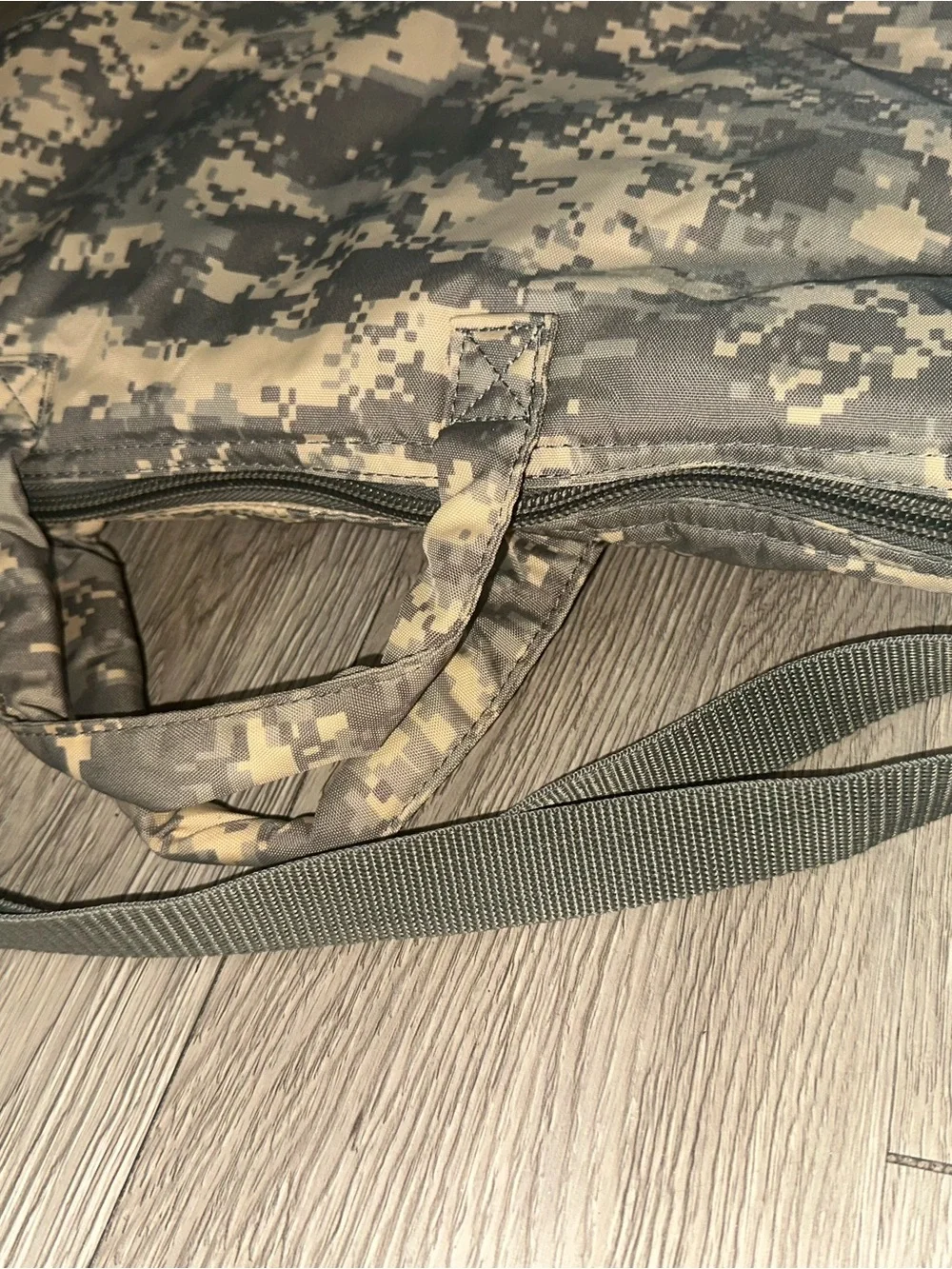 Flying Circle Bags Military Green Digital Camouflage Camo Tote Bag